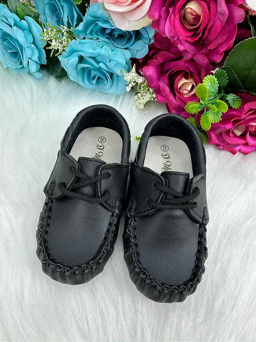 Calçado mocassim preto cadarço