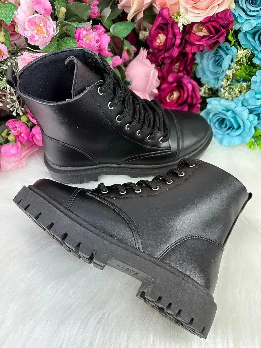 Bota coturno ousadia preta adulta